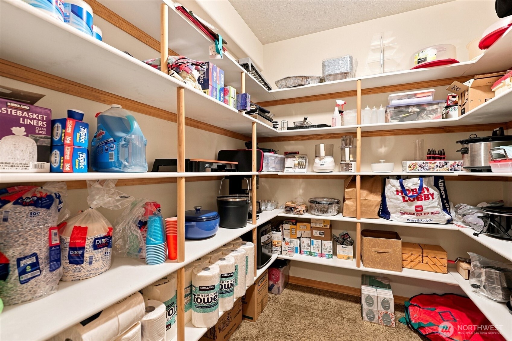 639 Palmer Ln Property Photo 28