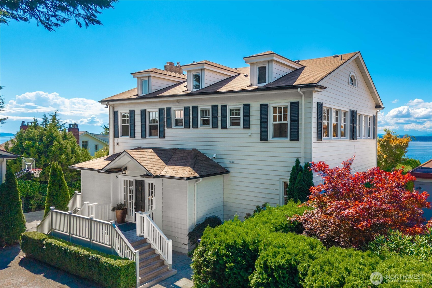 3233 Magnolia Boulevard Property Photo 8