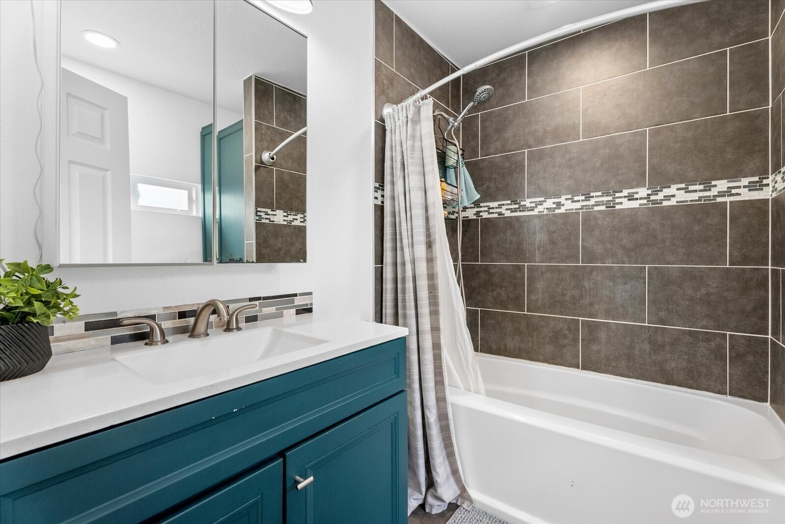 3571 E K Street Property Photo 12