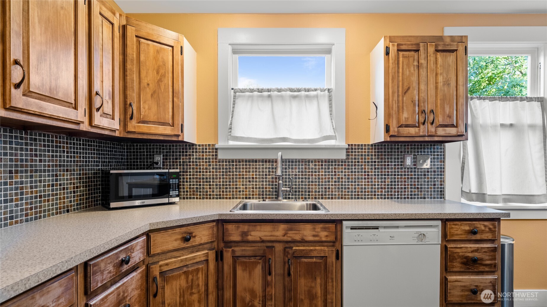 528 E Alder Street Property Photo 12