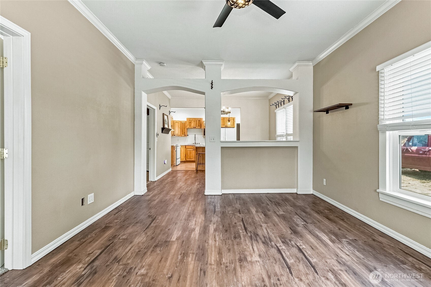1132 W Elm Street Property Photo 3