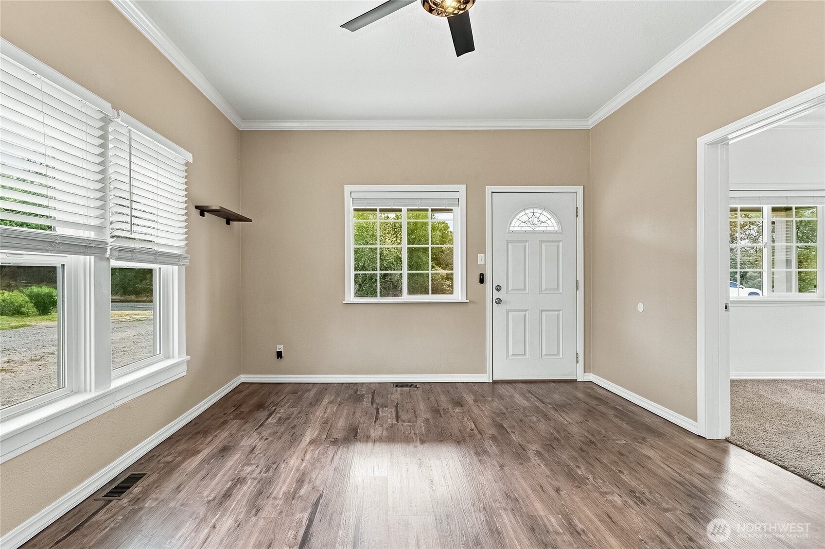 1132 W Elm Street Property Photo 4