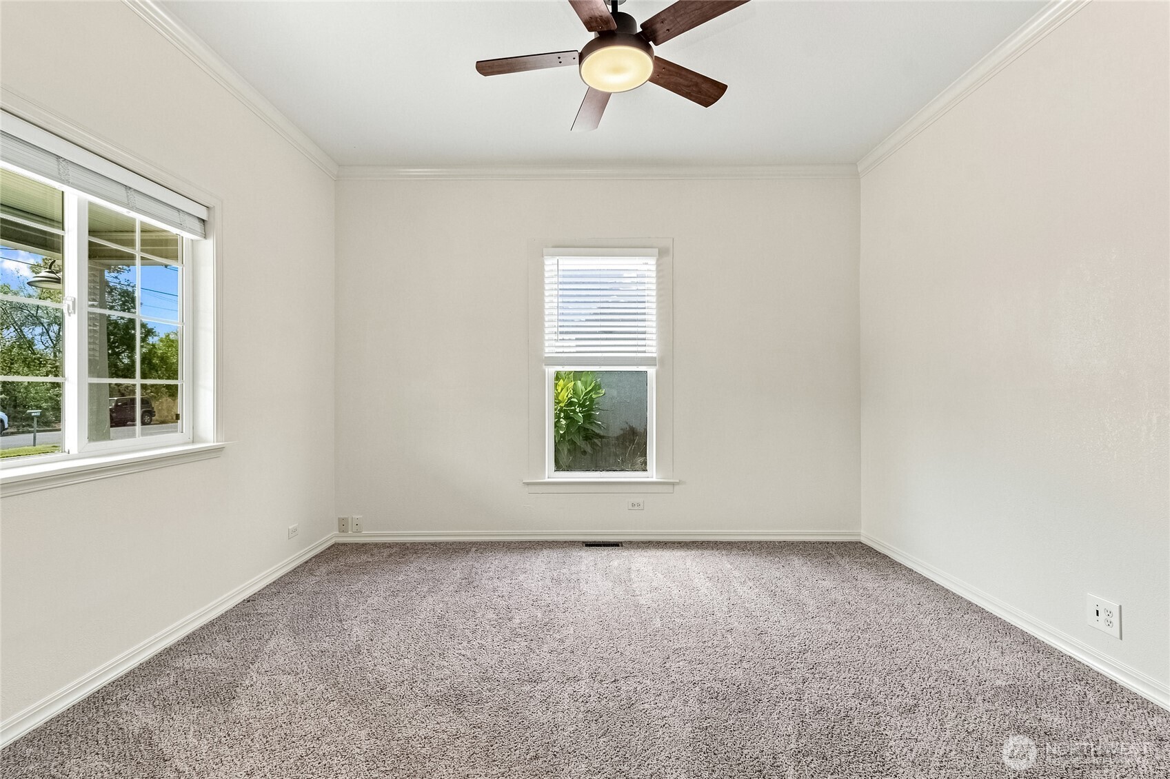 1132 W Elm Street Property Photo 6