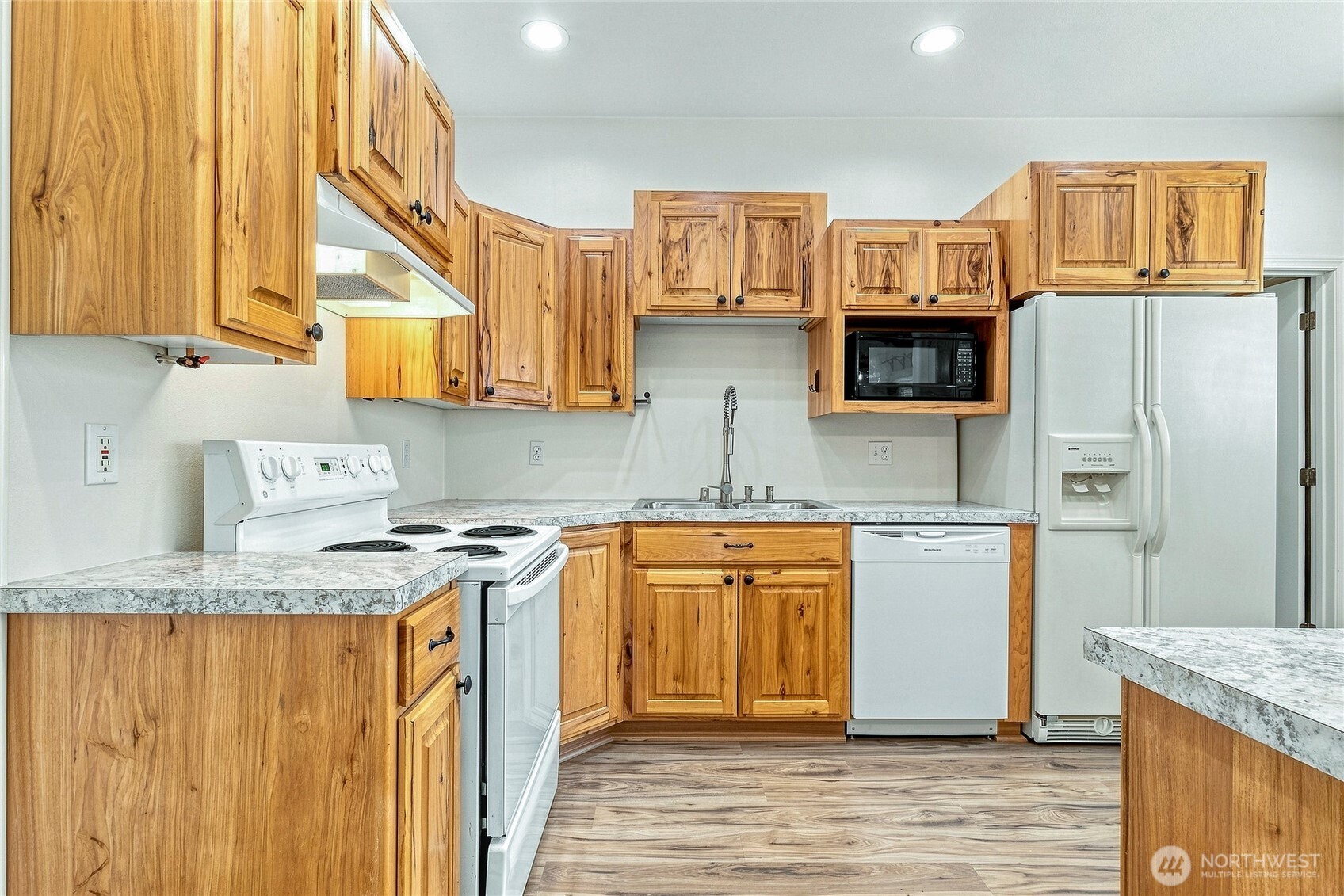 1132 W Elm Street Property Photo 13