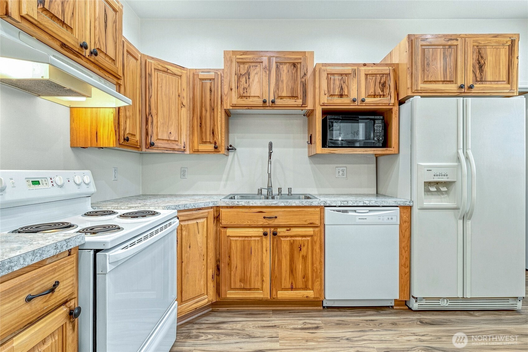 1132 W Elm Street Property Photo 14