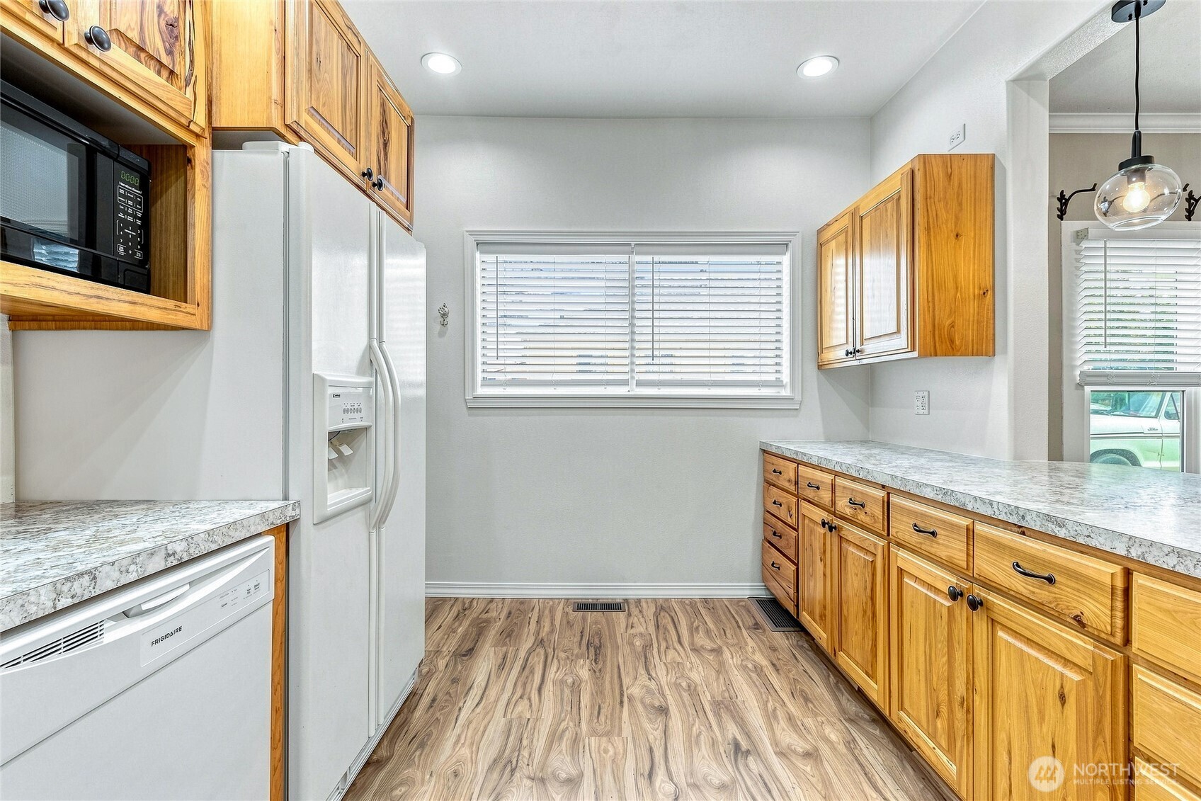 1132 W Elm Street Property Photo 18