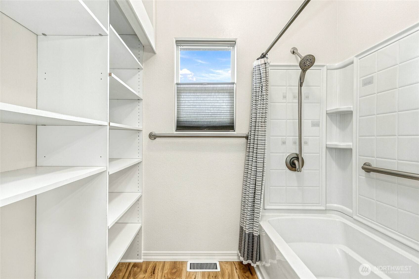 1132 W Elm Street Property Photo 20