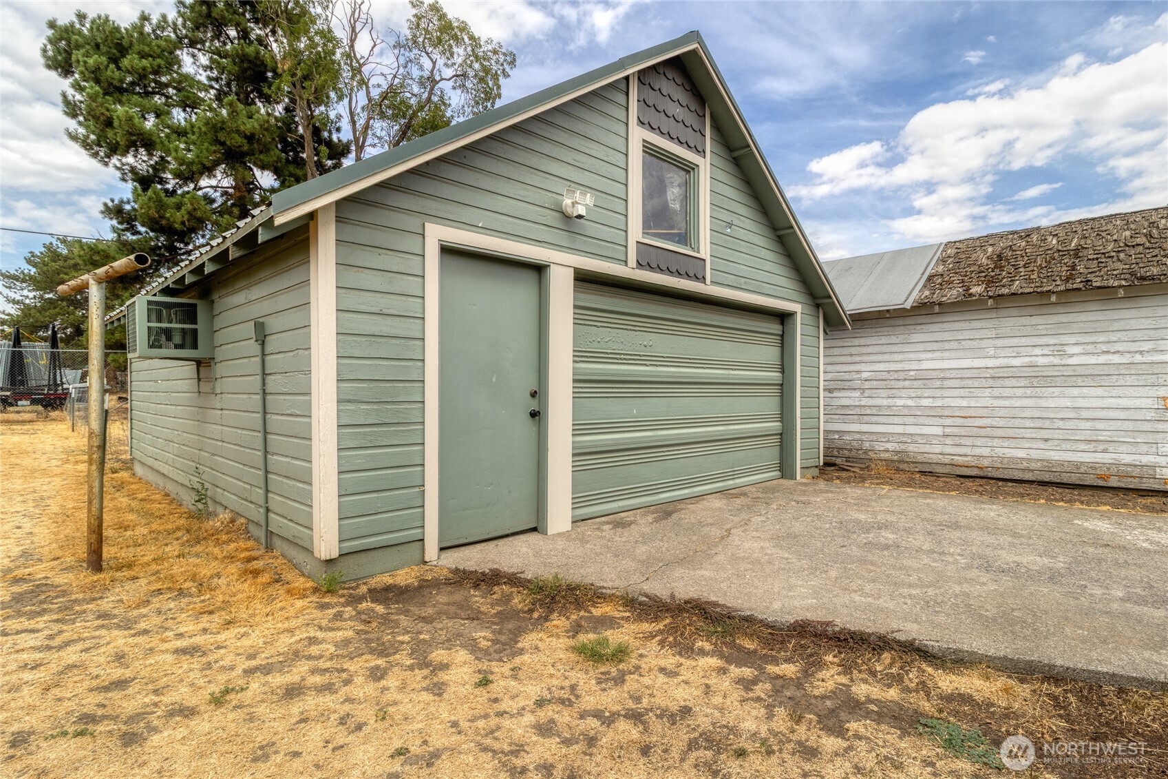 1132 W Elm Street Property Photo 29