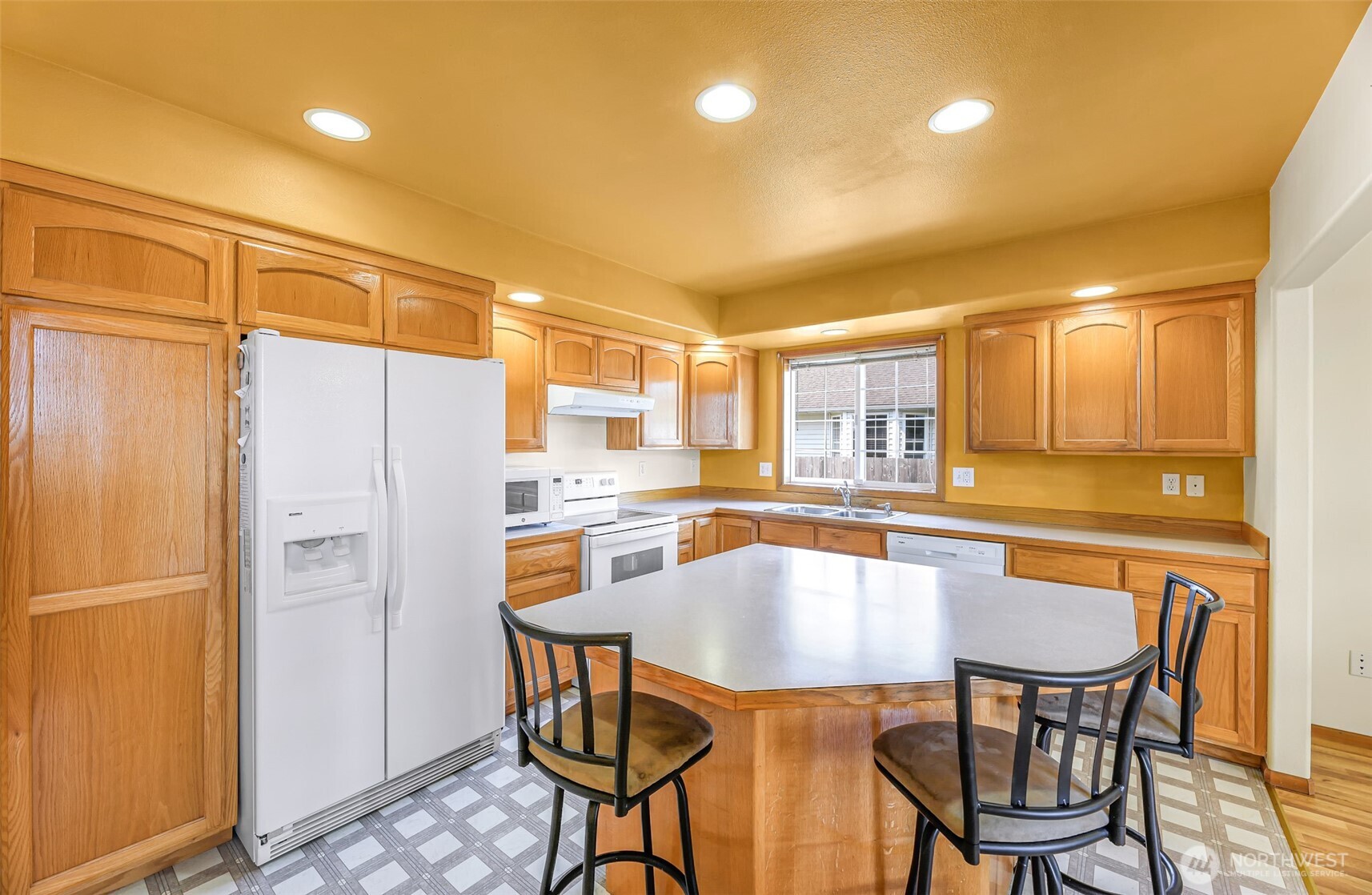 5654 Axton Court Property Photo 8