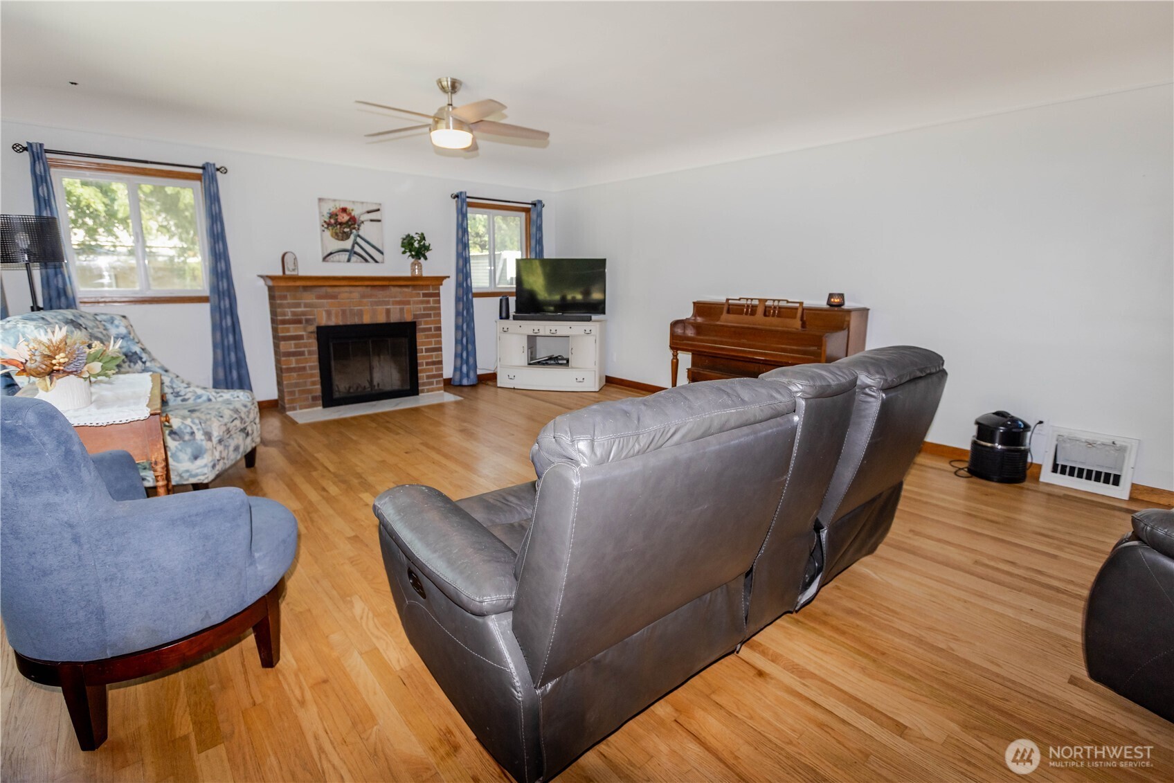 418 N Division Street Property Photo 15