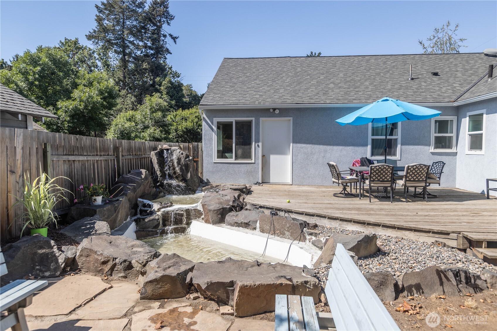 418 N Division Street Property Photo 27