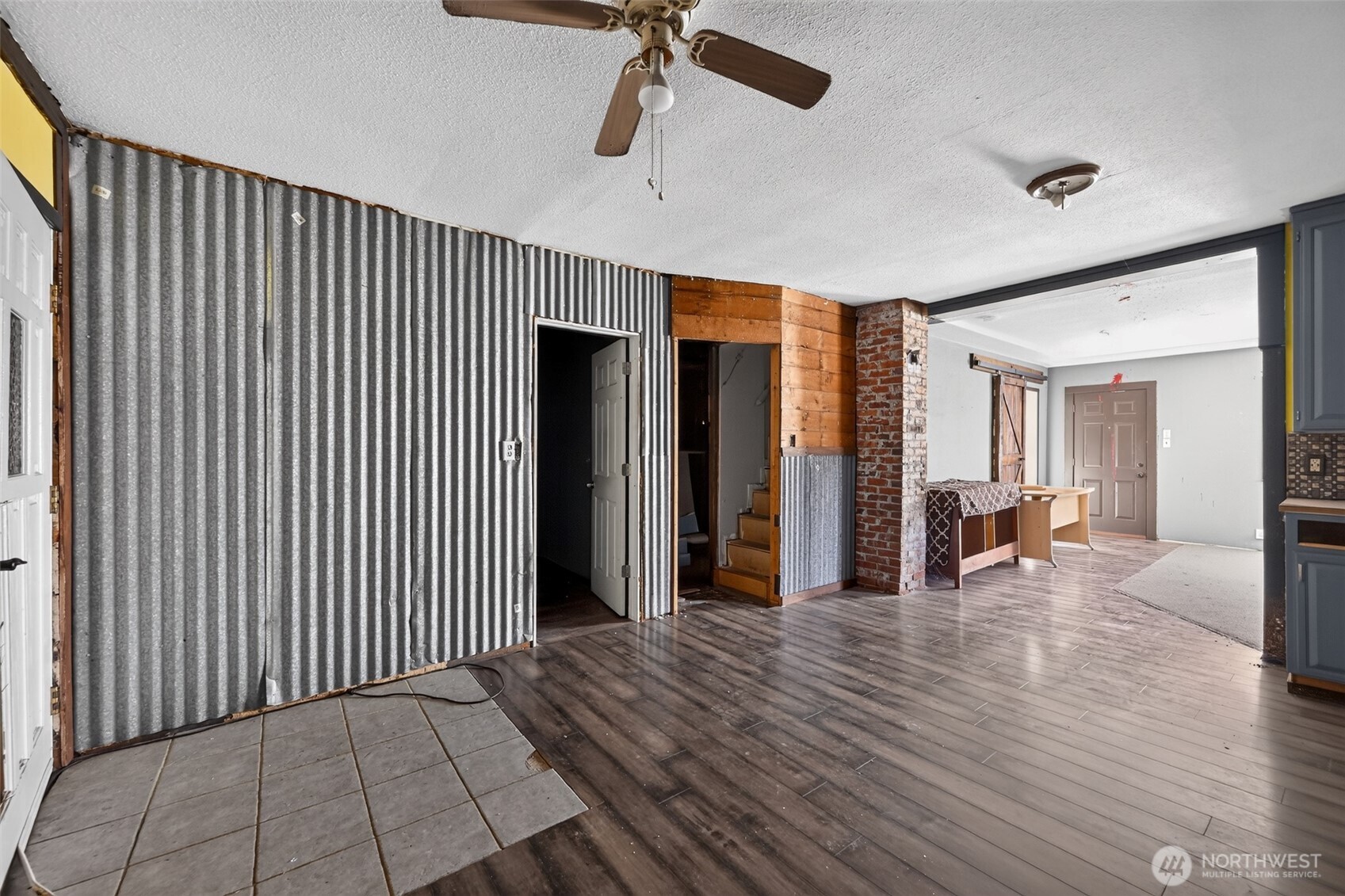 9305 Golden Given Road Property Photo 3