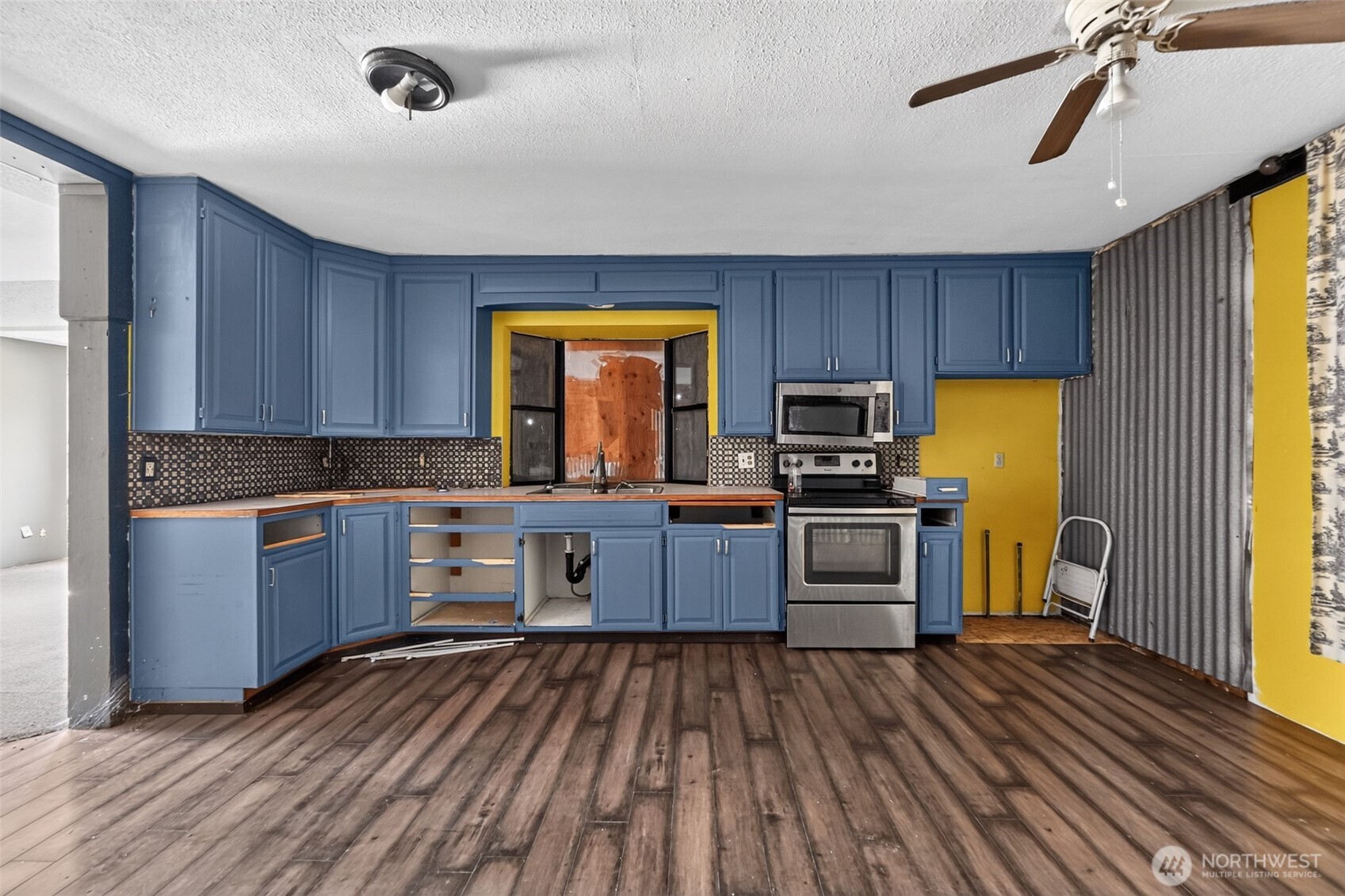9305 Golden Given Road Property Photo 7