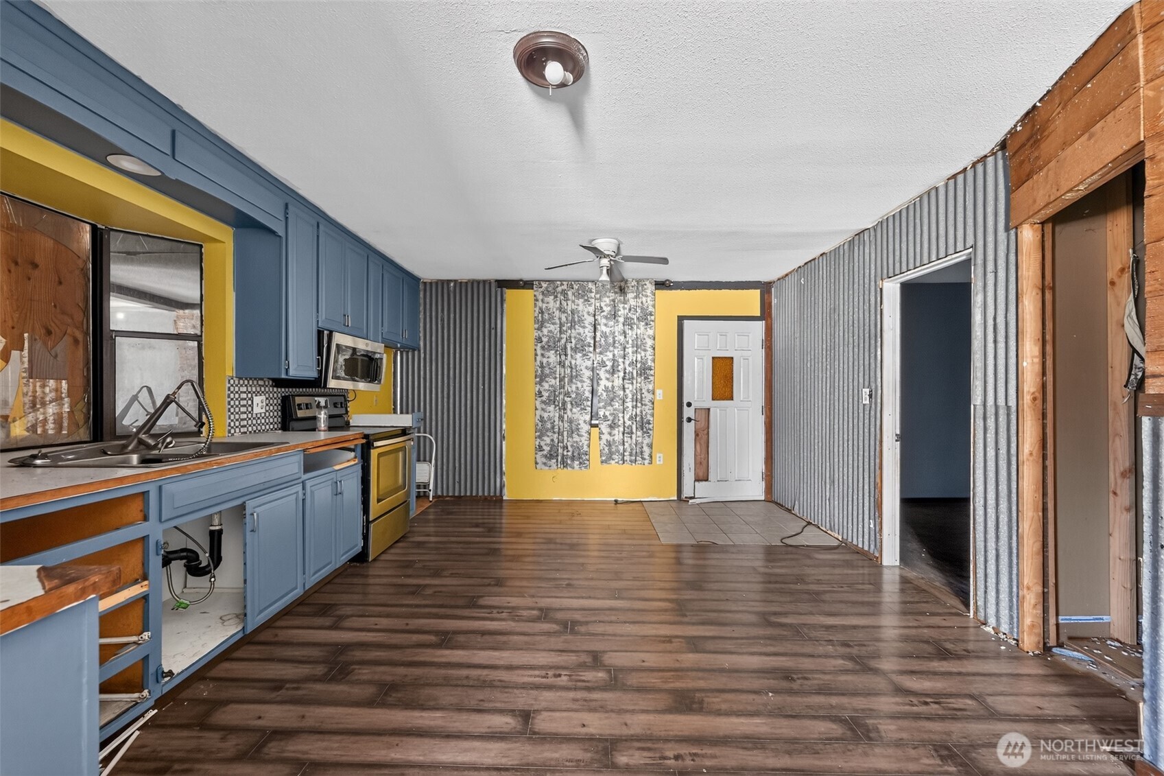 9305 Golden Given Road Property Photo 8