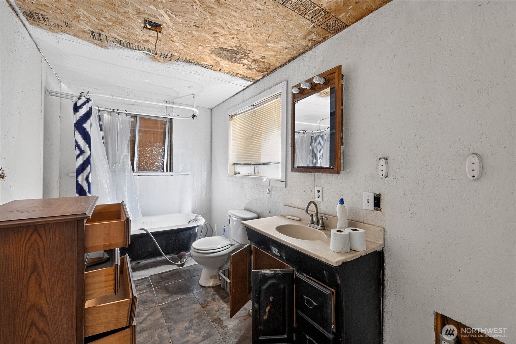 9305 Golden Given Road Property Photo 16