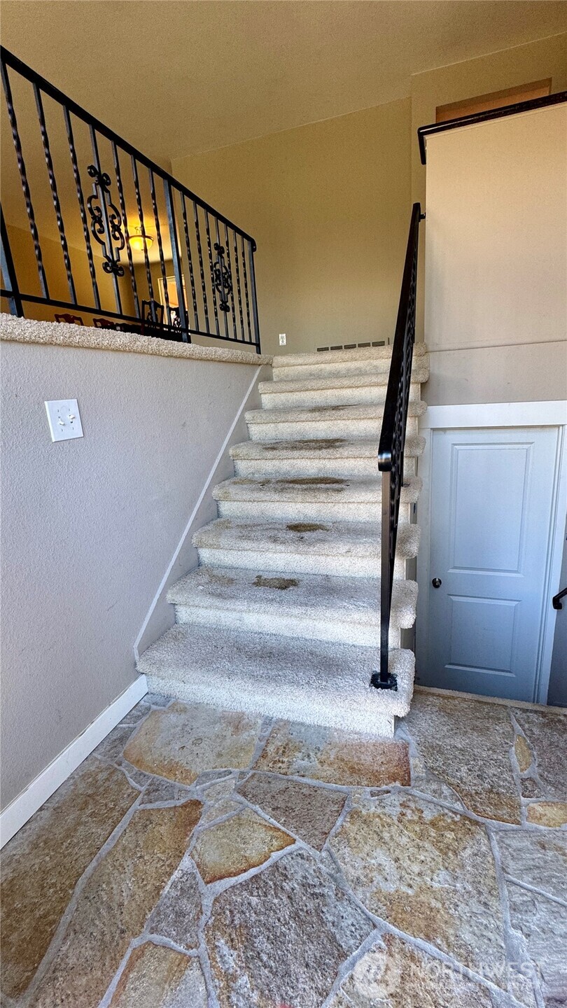 1822 N Bristol Street Property Photo 2