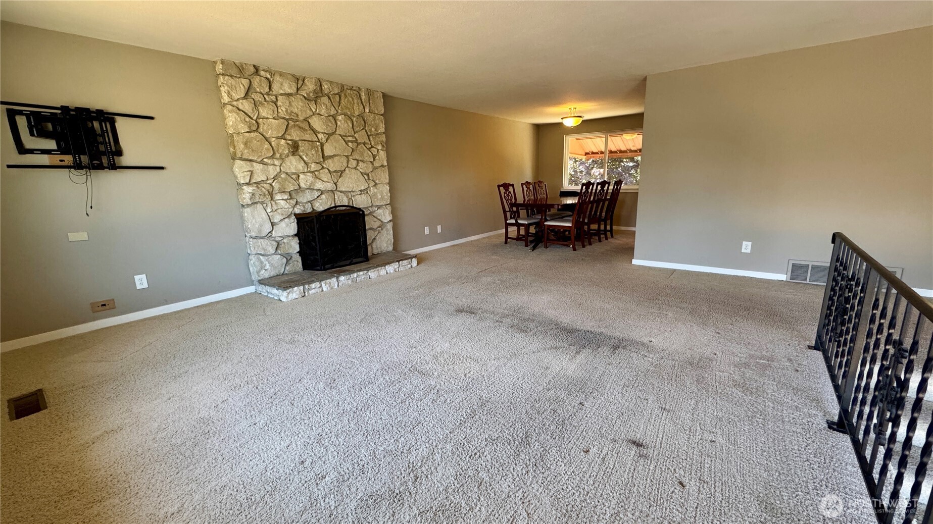 1822 N Bristol Street Property Photo 5