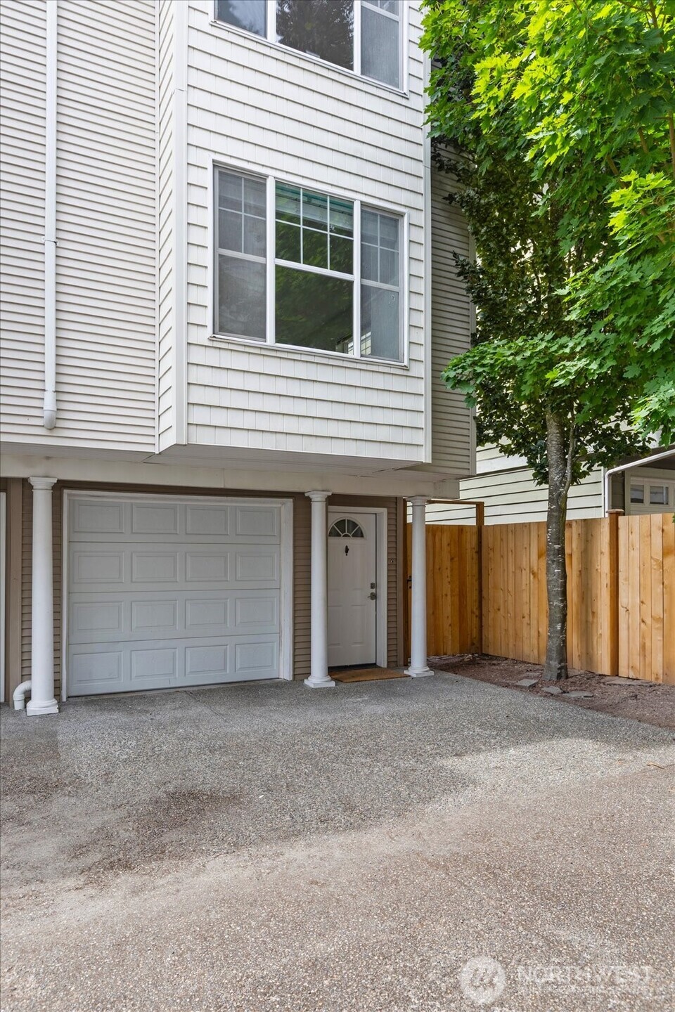 13716 Midvale Avenue C Property Photo 3