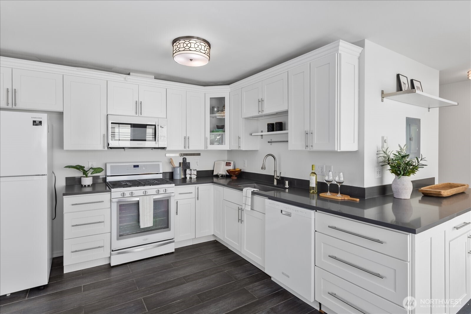 13716 Midvale Avenue C Property Photo 13