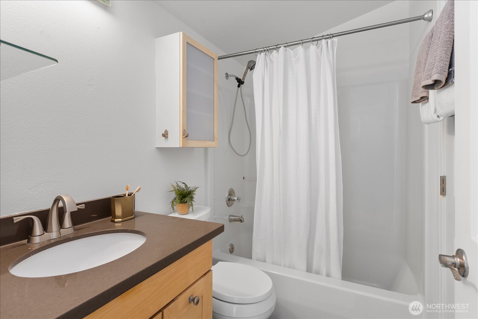 13716 Midvale Avenue C Property Photo 24