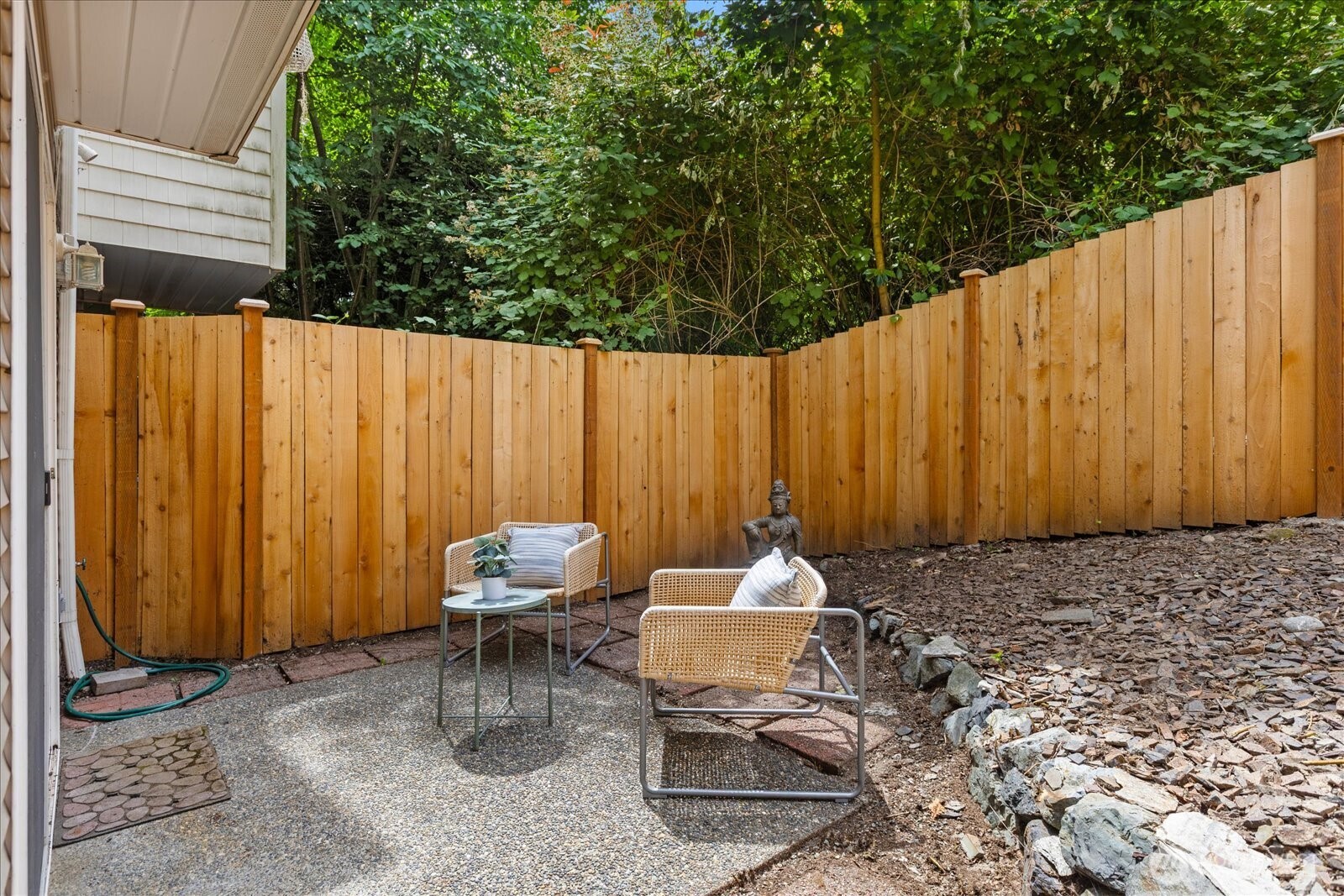 13716 Midvale Avenue C Property Photo 28
