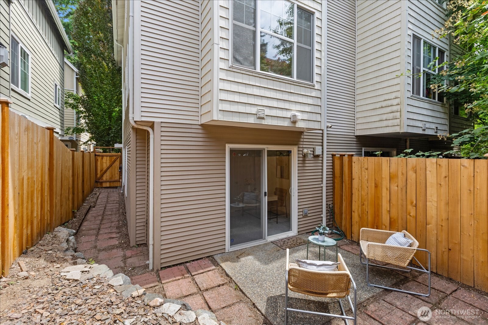 13716 Midvale Avenue C Property Photo 29