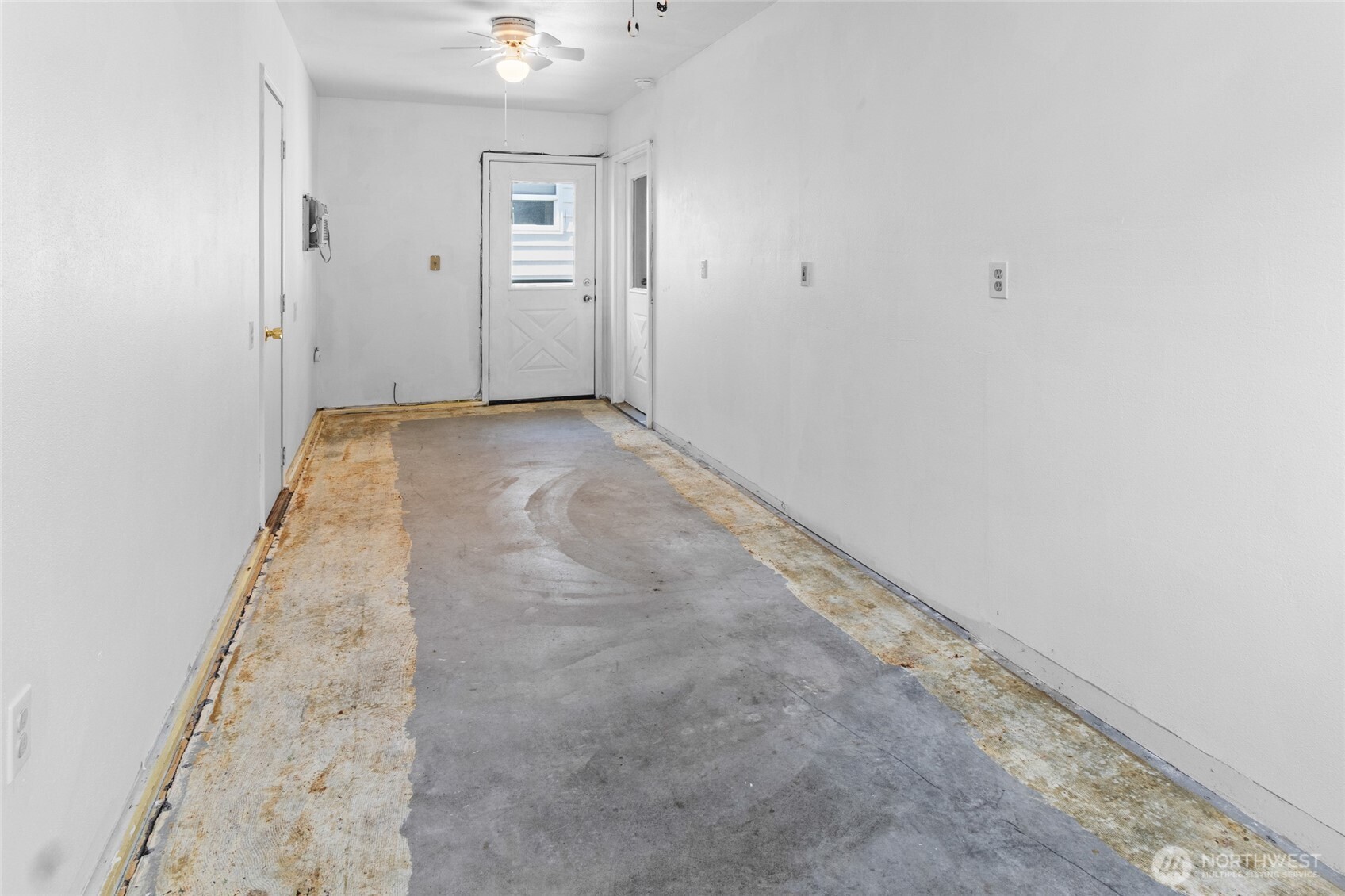 210 E 3rd Avenue Property Photo 33