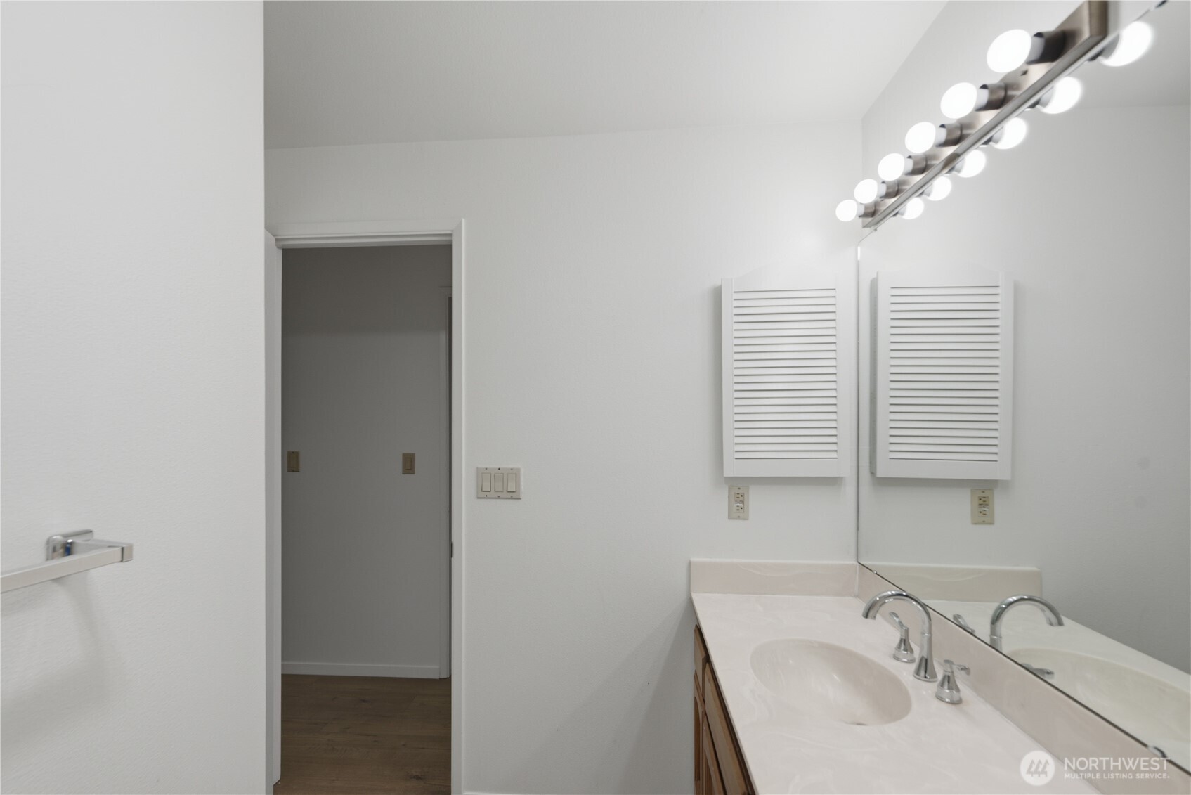 717 122nd Avenue B2 Property Photo 25