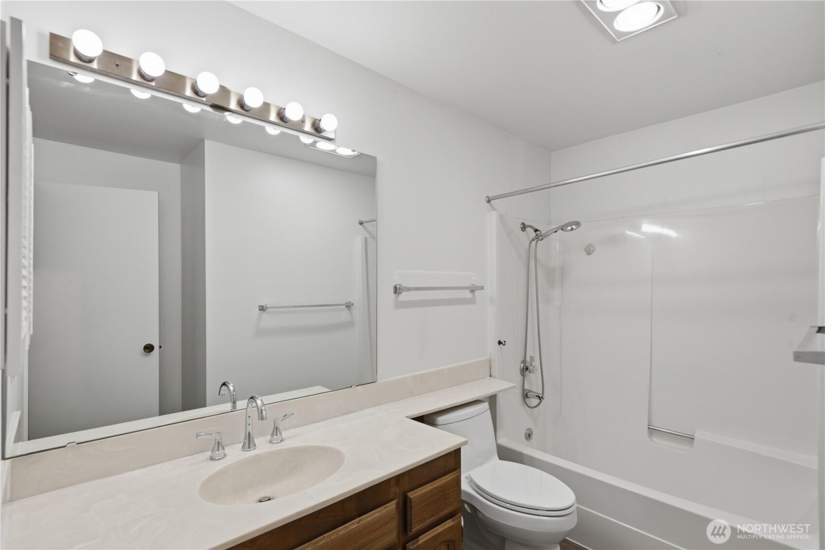 717 122nd Avenue B2 Property Photo 27