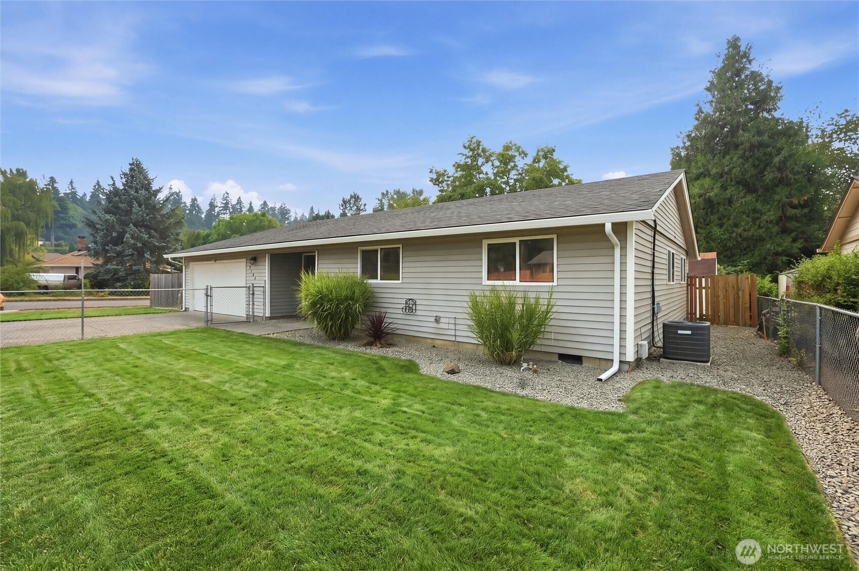 2102 Ne 96th Court Property Photo 4