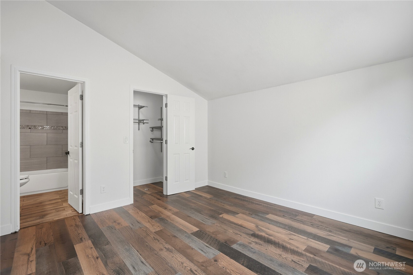 2102 Ne 96th Court Property Photo 23