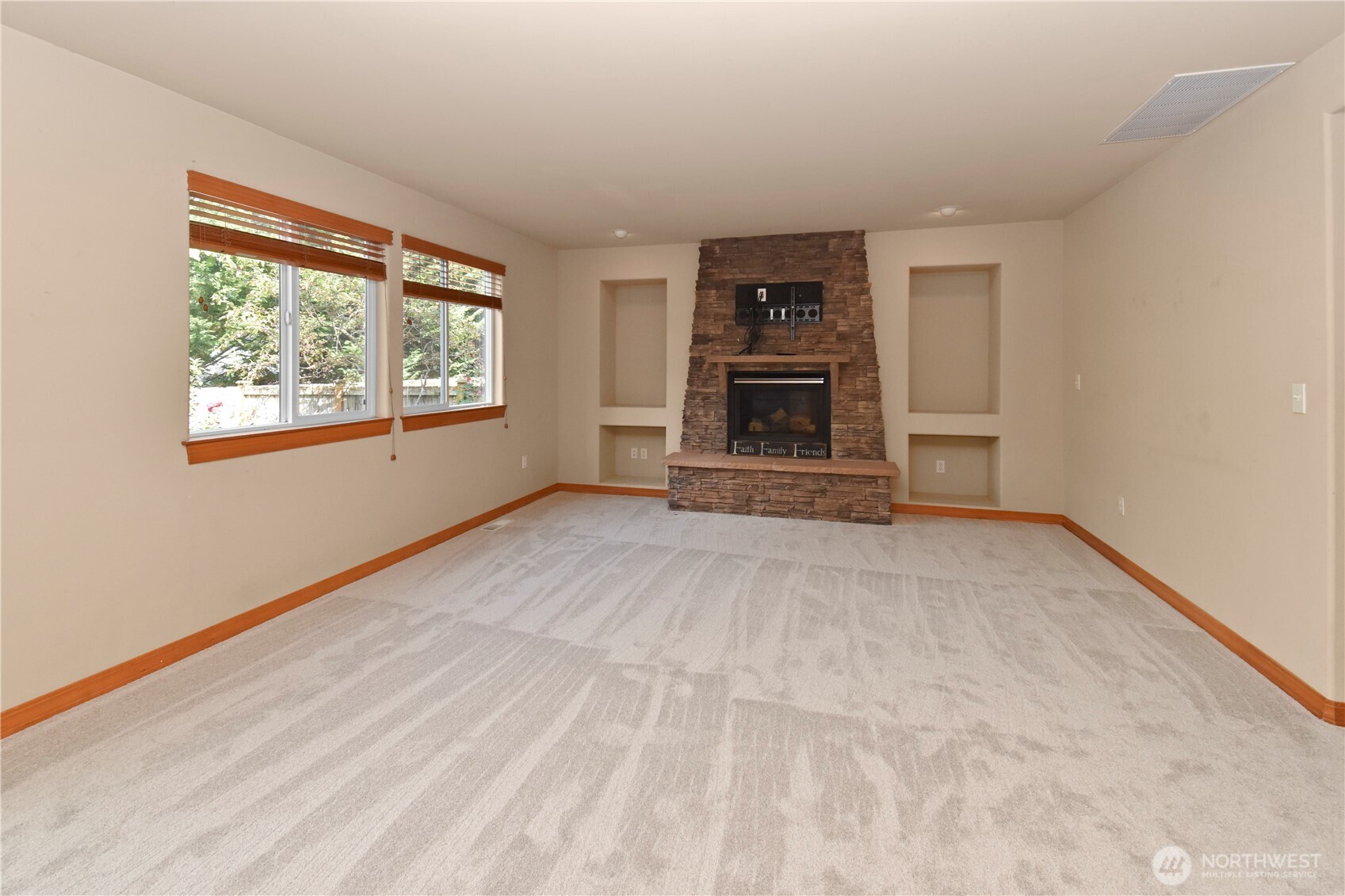11709 1st Place Property Photo 11