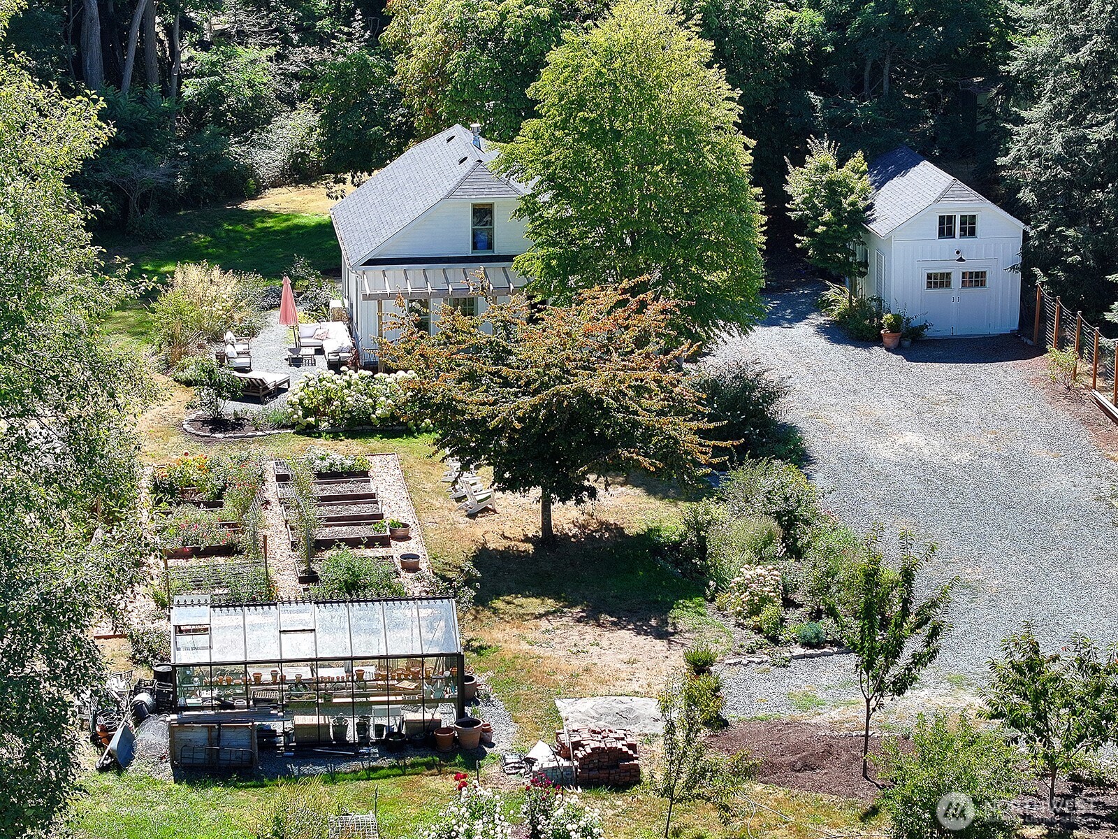847 Saratoga Road Property Photo 2
