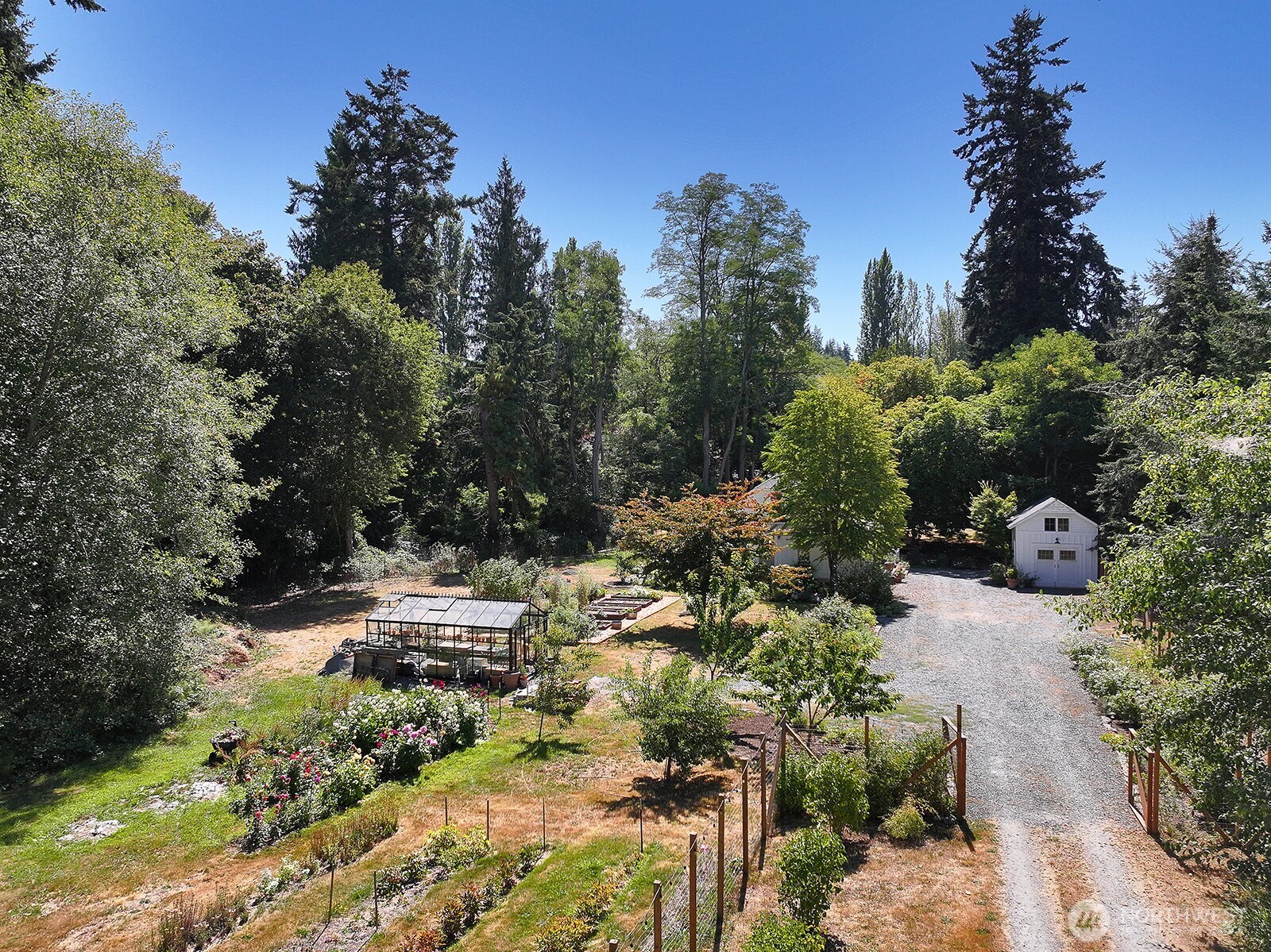 847 Saratoga Road Property Photo 4