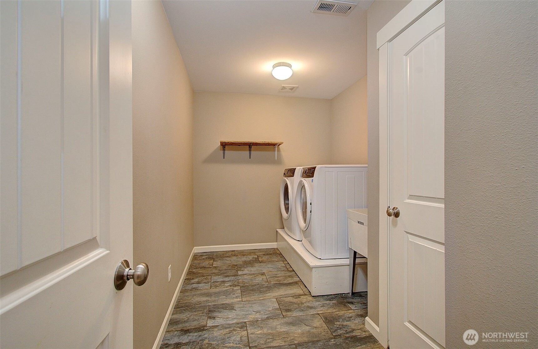 80 Sara View Drive Property Photo 7