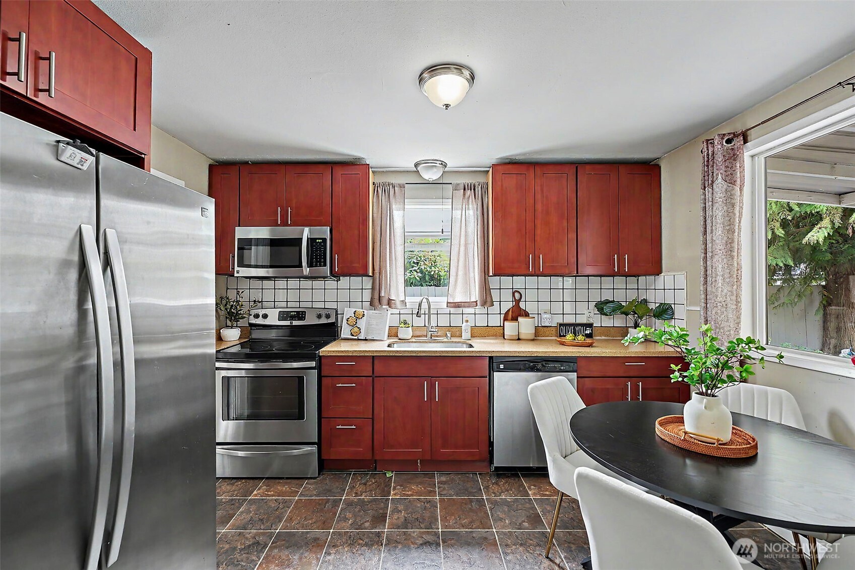 8816 A Street Property Photo 7