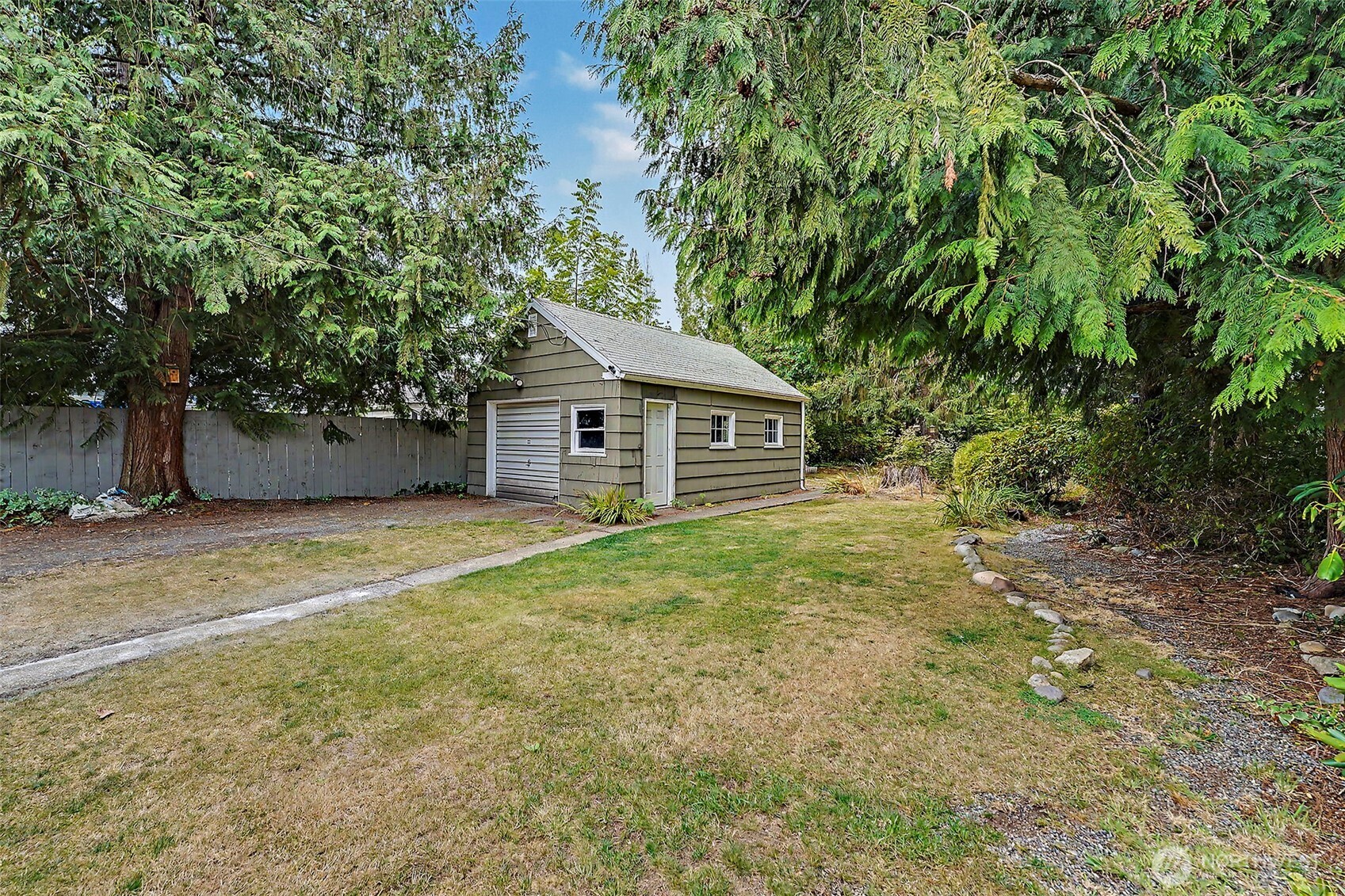 8816 A Street Property Photo 12