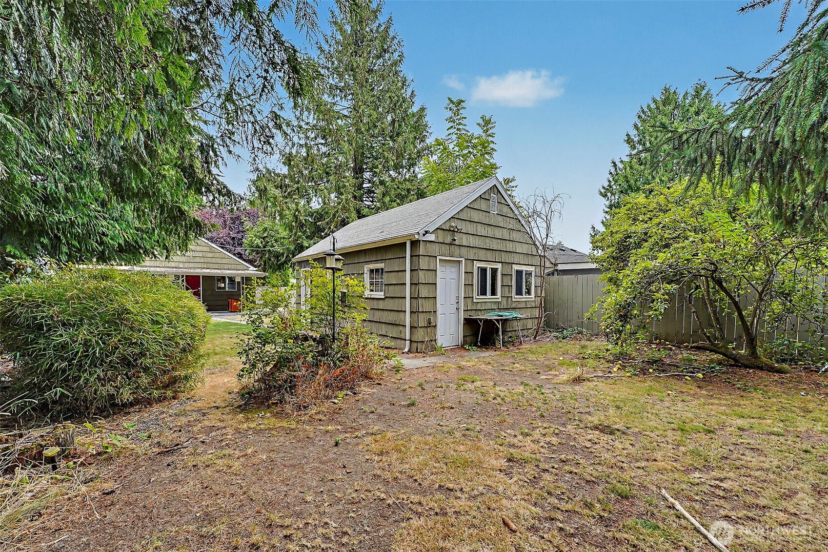 8816 A Street Property Photo 13
