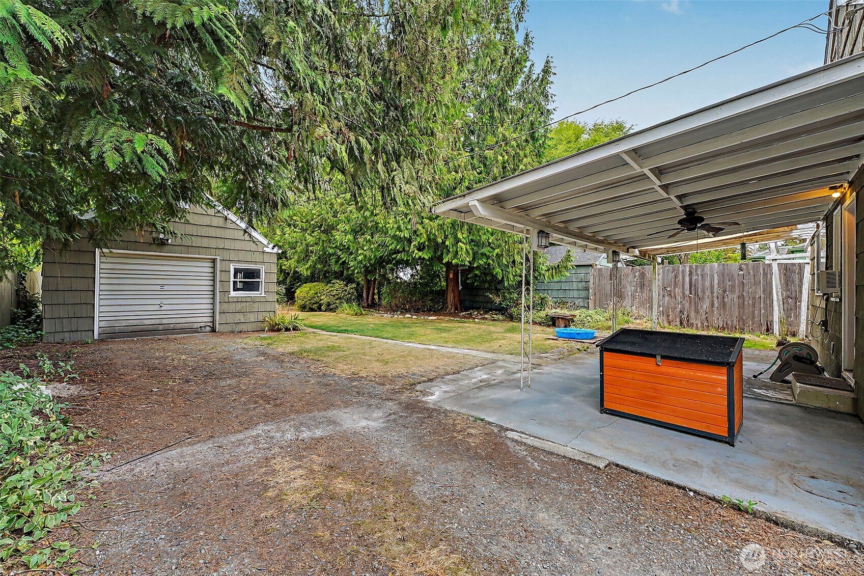 8816 A Street Property Photo 16