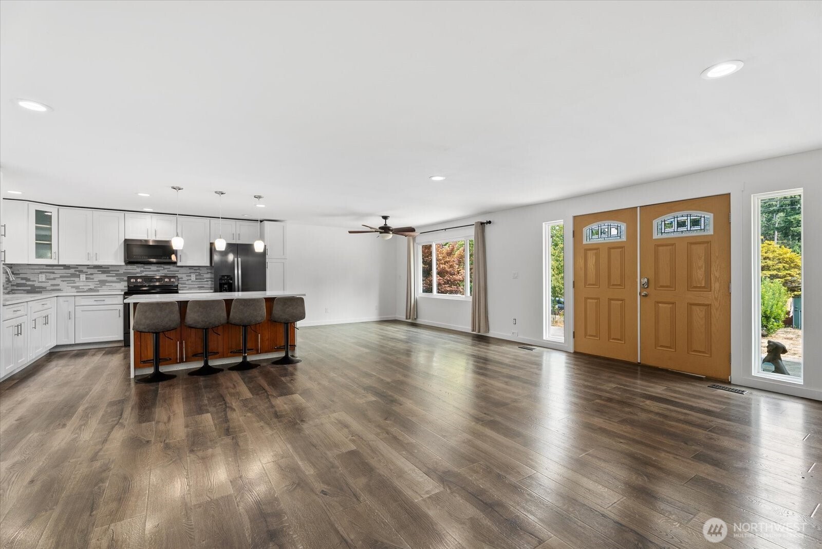 12808 Military Road Property Photo 6