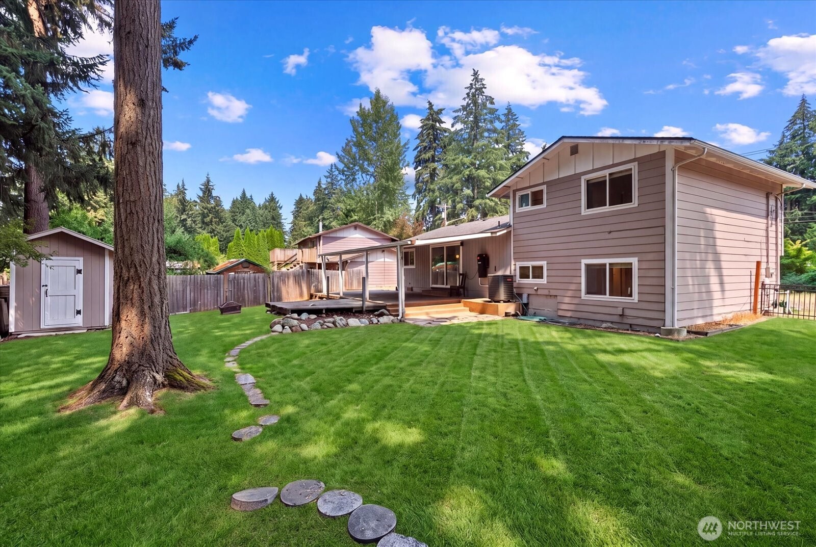 12808 Military Road Property Photo 23
