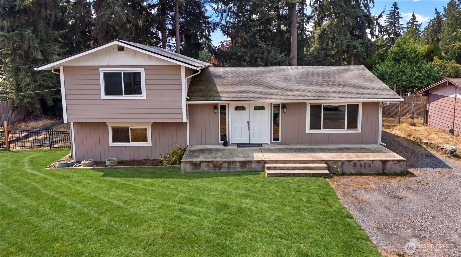 12808 Military Road Property Photo 25