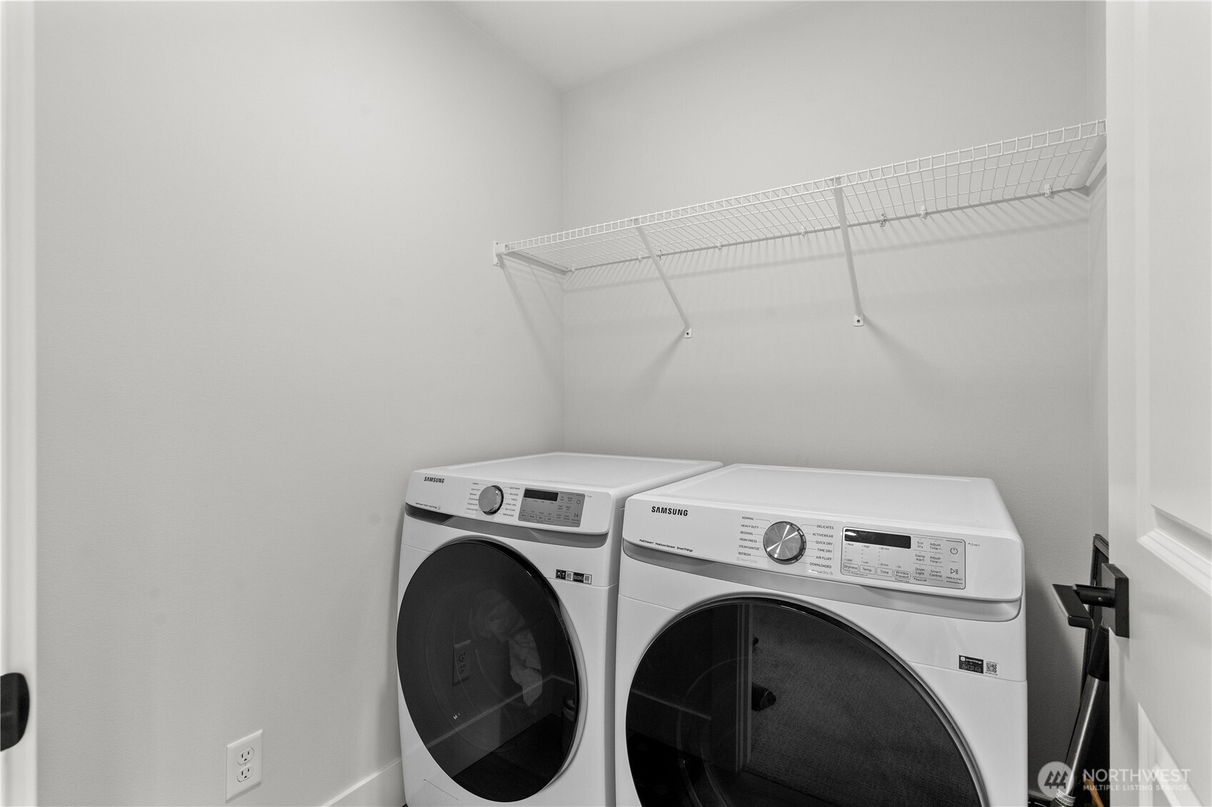 13425 35th Drive Property Photo 13