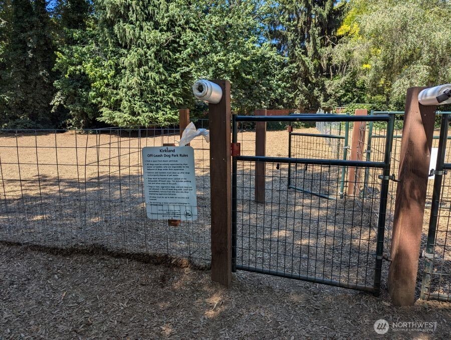 11713 93rd Avenue B-6 Property Photo 23