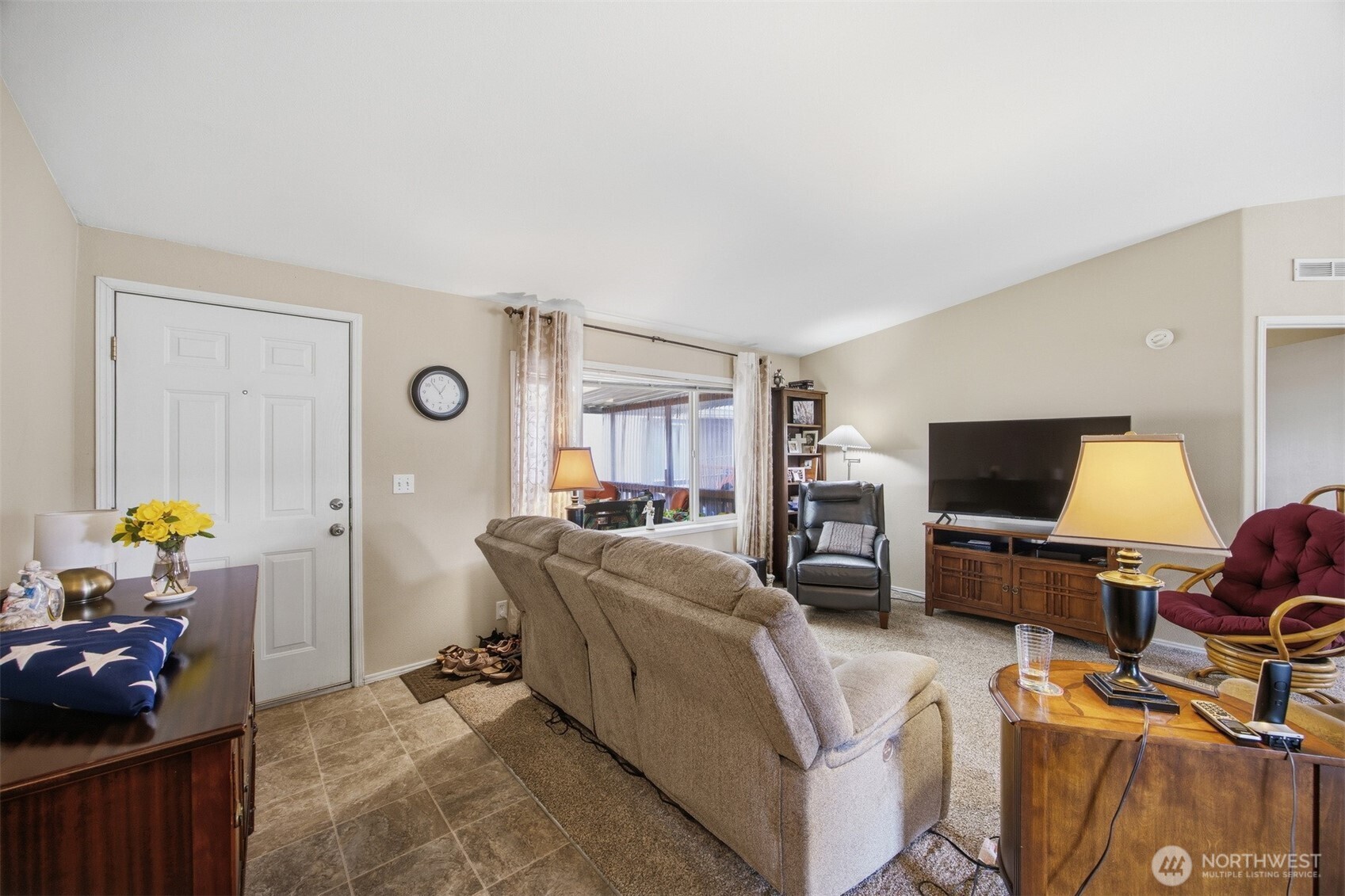 380 E Pole Road 6 Property Photo 6
