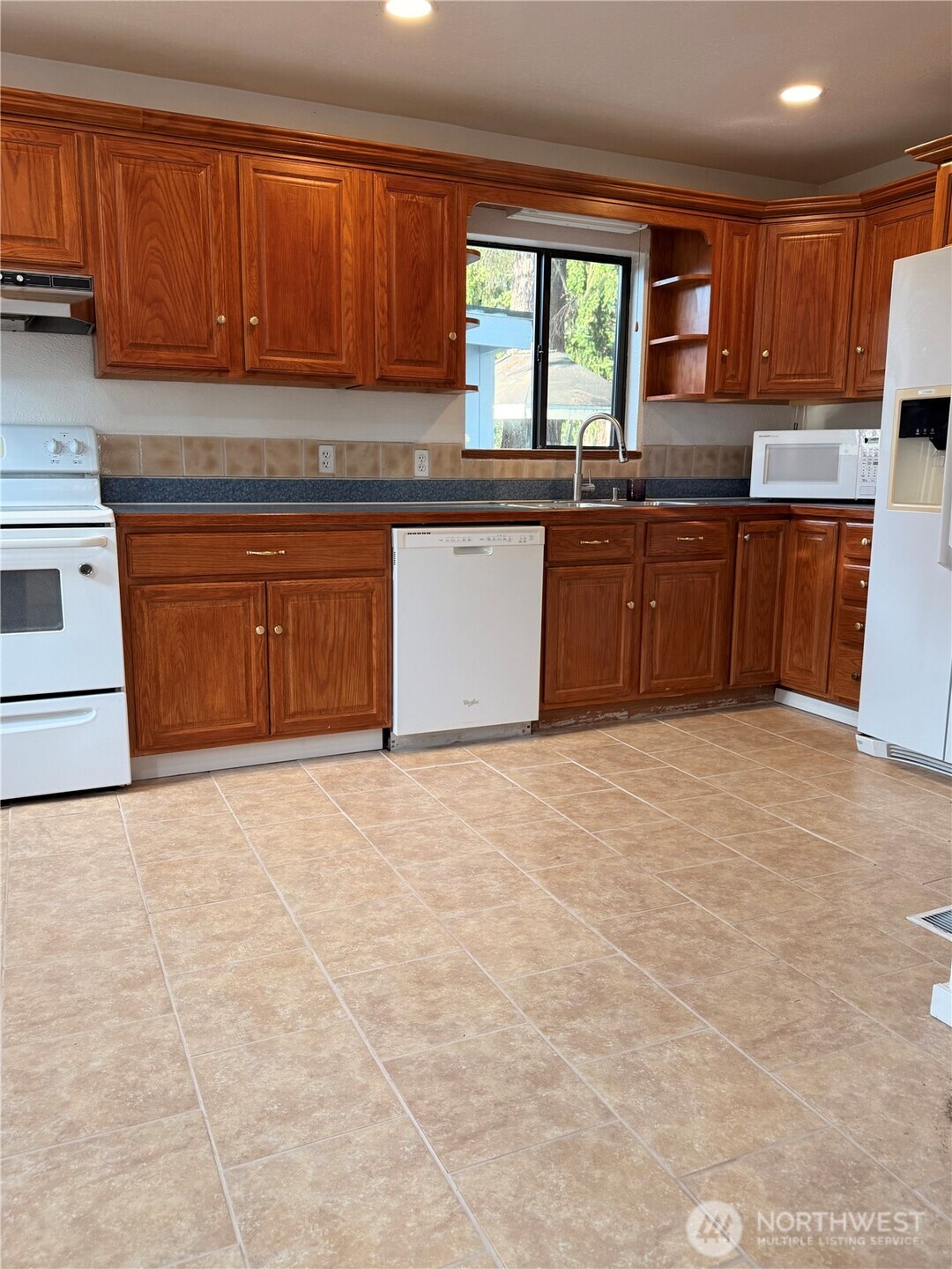 8711 Lawndale Avenue Property Photo 8