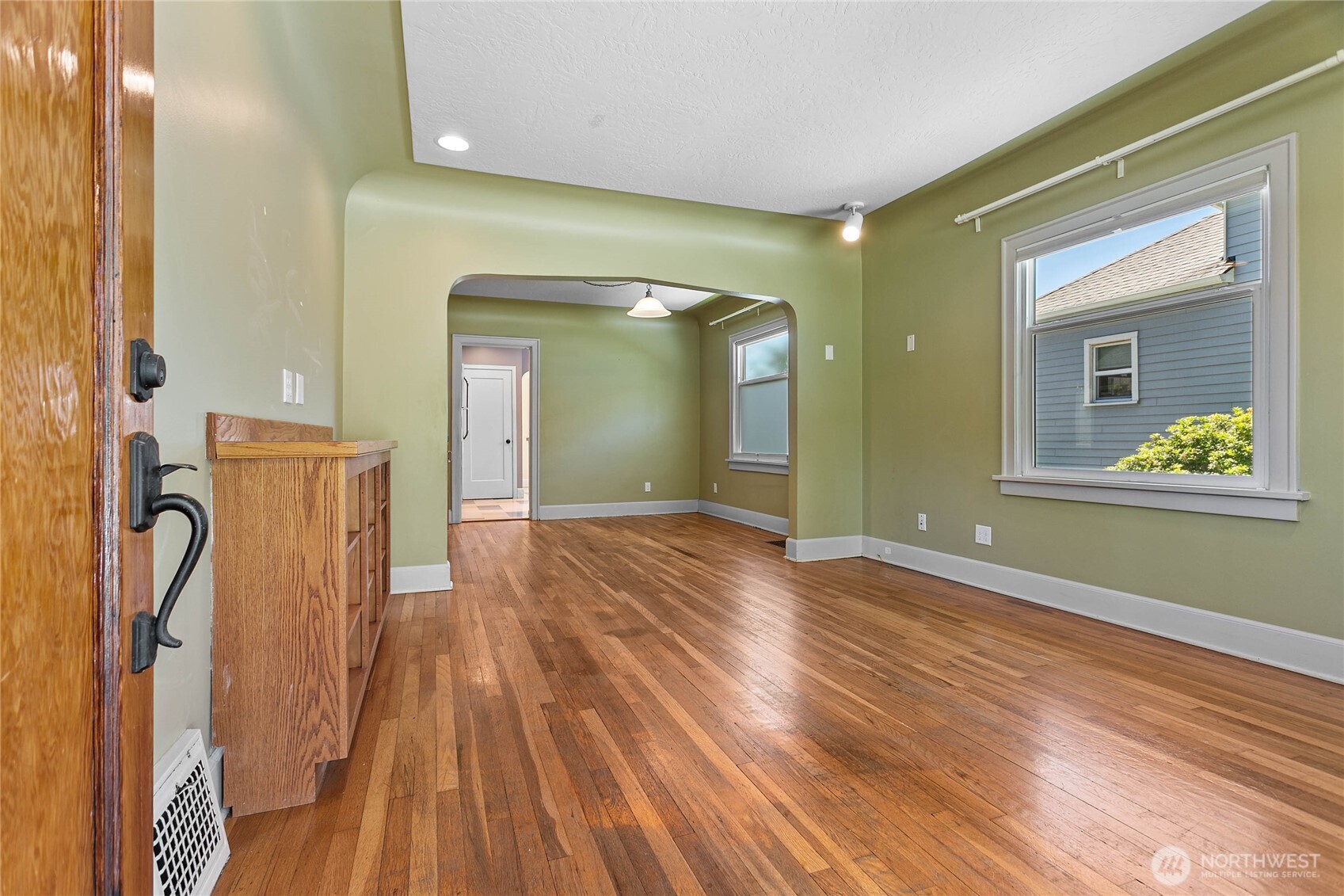 1912 Mill Avenue Property Photo 2