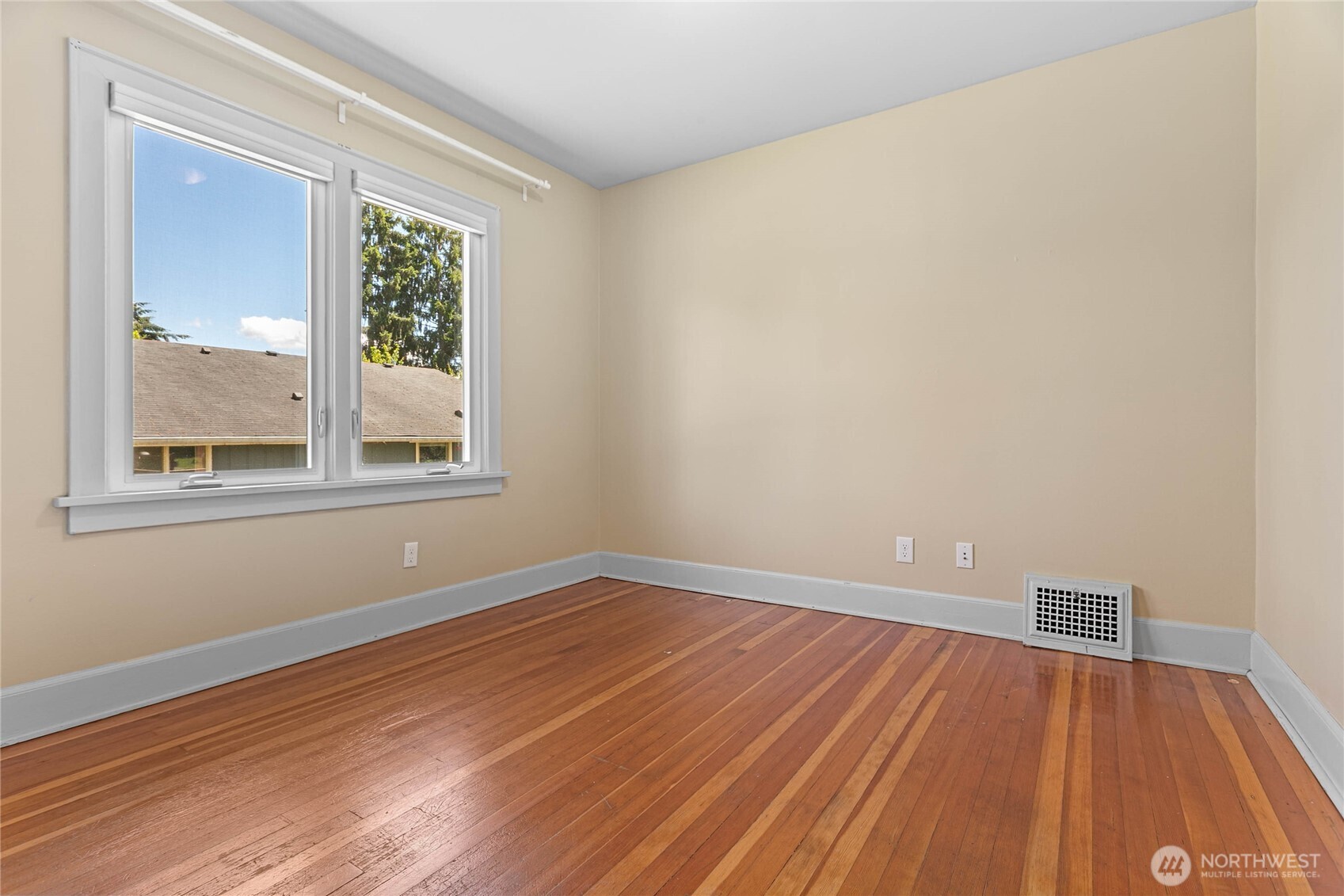 1912 Mill Avenue Property Photo 13