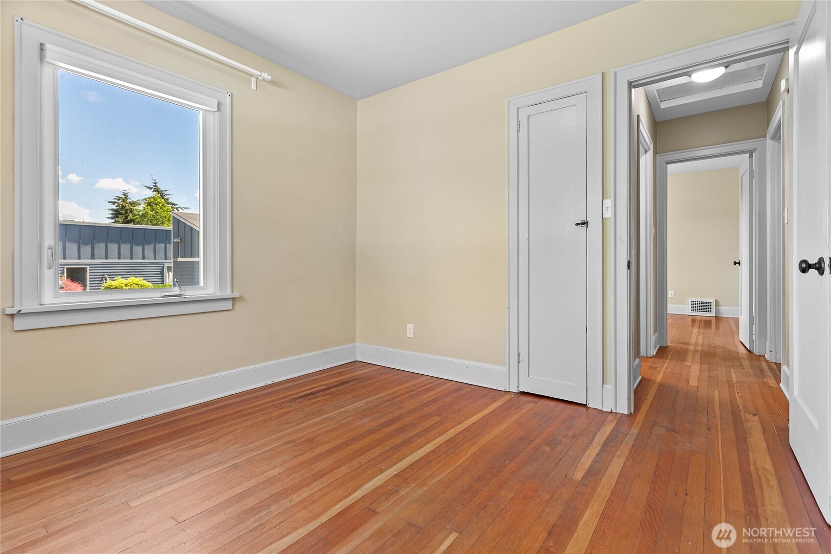 1912 Mill Avenue Property Photo 17