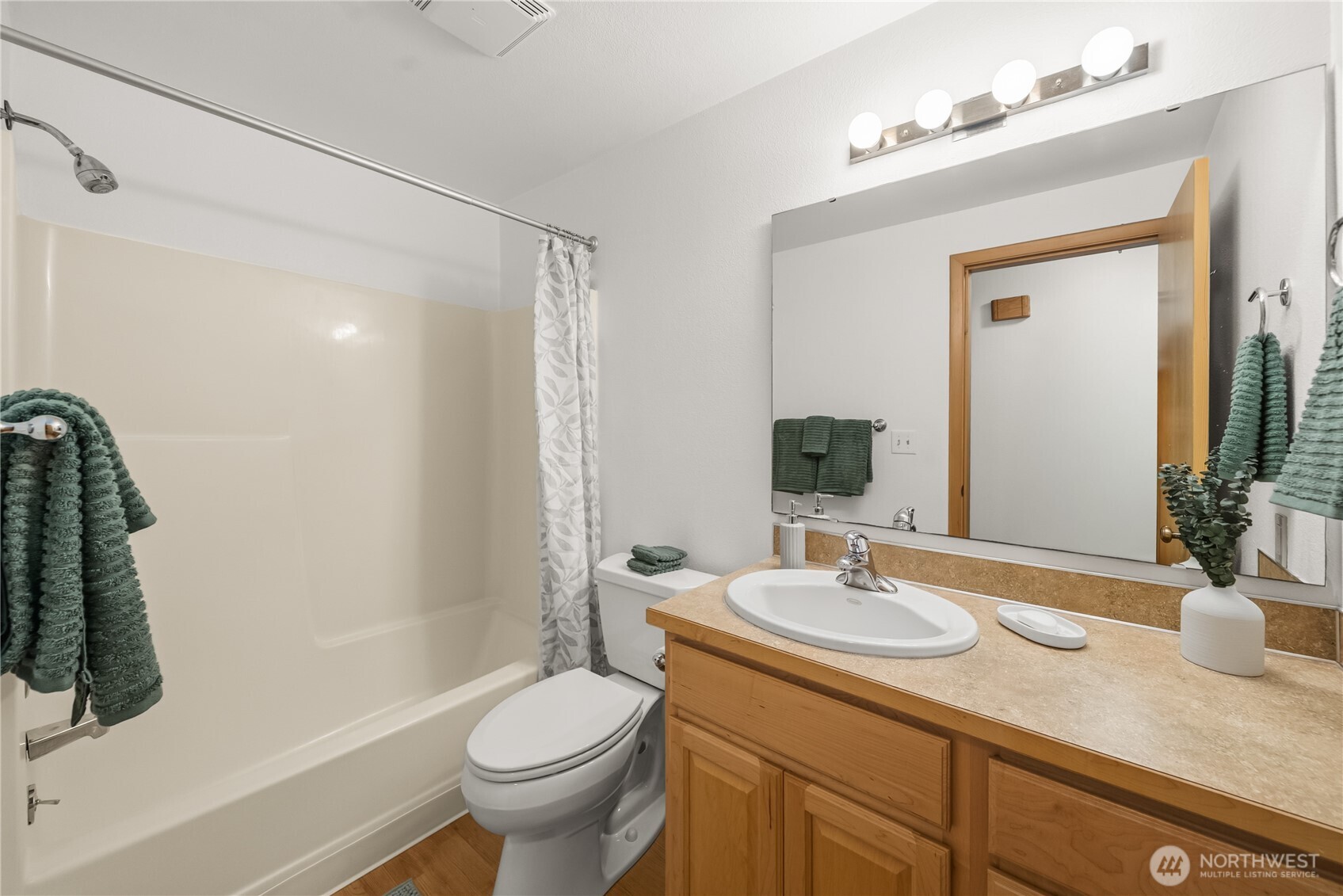 303 Kenyon Street 2a Property Photo 18